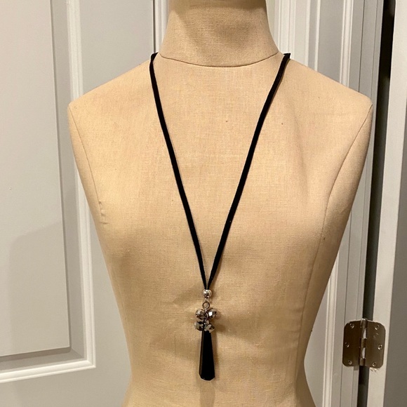 LAILA ROWE Long Black Pendant Necklace - Picture 2 of 7